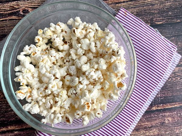 Resepti Öljytön mikroaaltouunipopcorn