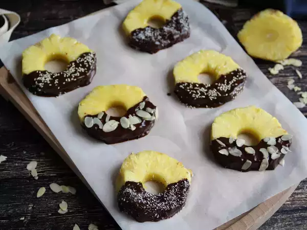Resepti Suklaa-ananas: täydellinen jälkiruoka lasten kanssa