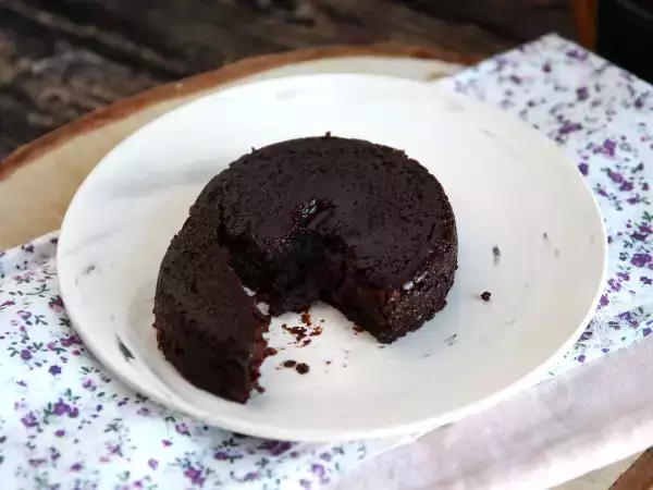 Resepti Herkullinen suklaafondantti ilman lisättyä sokeria!