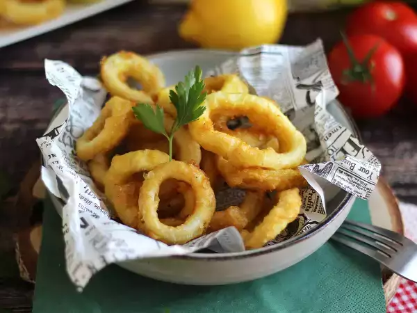 Resepti Calamares a la romana - taikinaan paneroitu kalmari