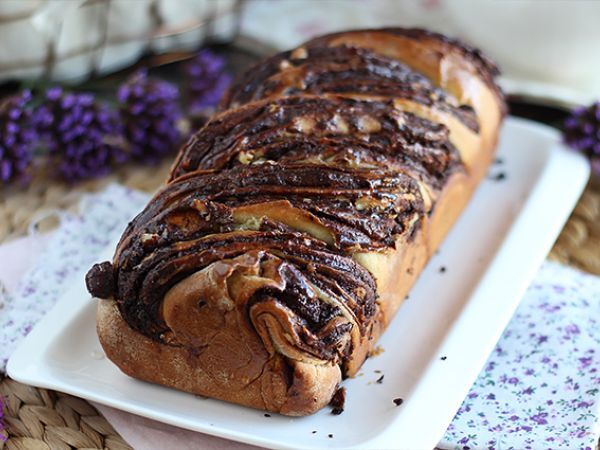 Resepti Suklaa- ja hasselpähkinä-babka