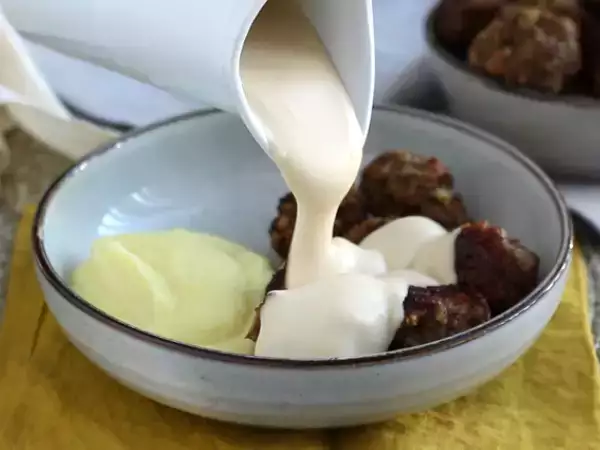 Resepti Ikean valkoinen kastike