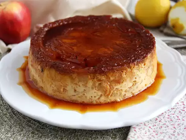 Resepti Omenan ja kinuskin croissant-vanukas