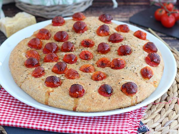 Resepti Focaccia kirsikkatomaattien kanssa