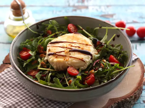 Resepti Salaatti vuohenjuuston kanssa