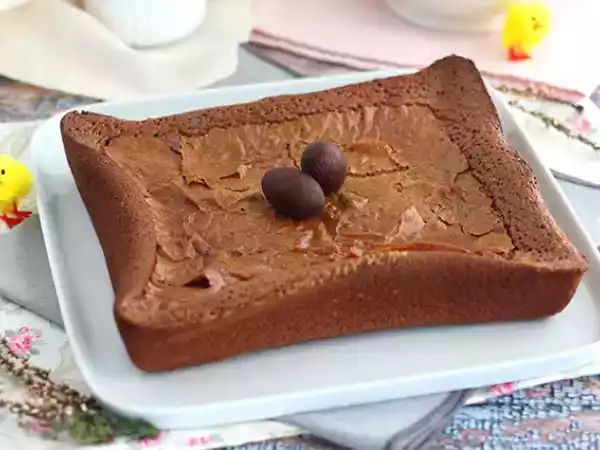 Resepti Pääsiäissuklaajäämistä valmistettu brownie