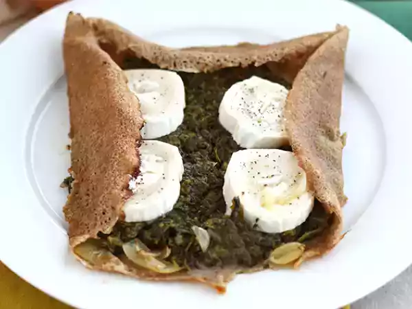 Resepti Vuohenjuustoa ja pinaattigalettea