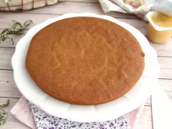 Resepti Soijajogurttikakku omenahillon kera (vegaaninen ja gluteeniton)