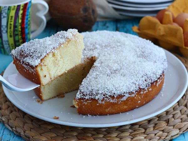 Resepti Brasilialainen kookospähkinäkakku - bolo toalha felpuda