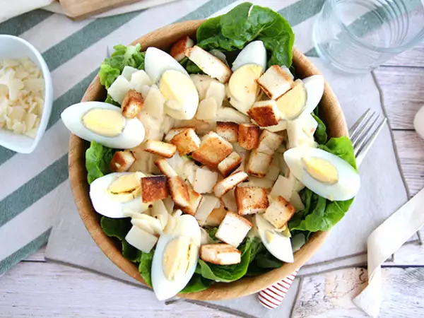 Resepti Helppo caesar-salaatti