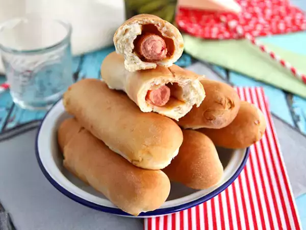 Resepti Spiro-koirat, kotitekoiset hot dogit