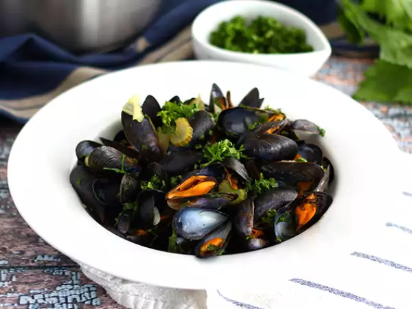 Resepti Moules marinières, yksinkertainen ja herkullinen resepti