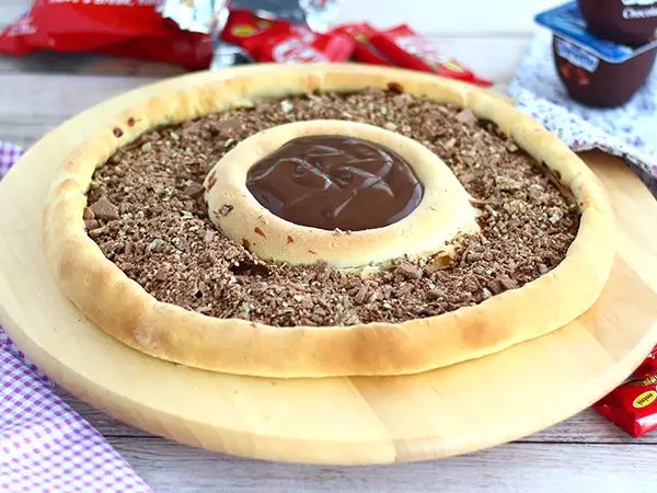 Resepti Pizza kit kat ja suklaa danette jogurtti