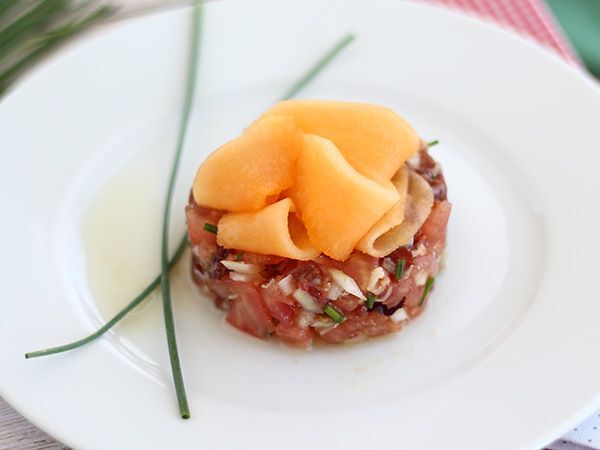Resepti Kinkku-, meloni- ja tomaattitartar