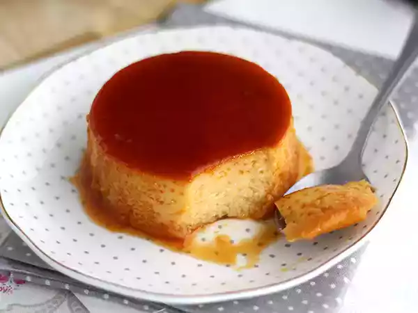 Resepti Kondensoidun maidon flan