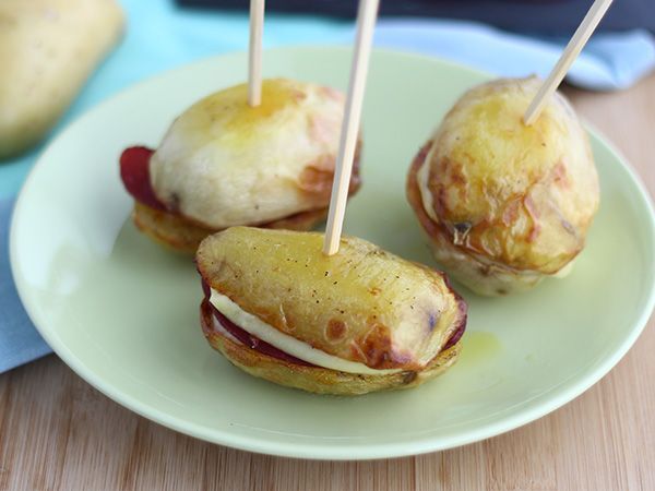 Resepti Perunalla täytetty raclette-voileipä