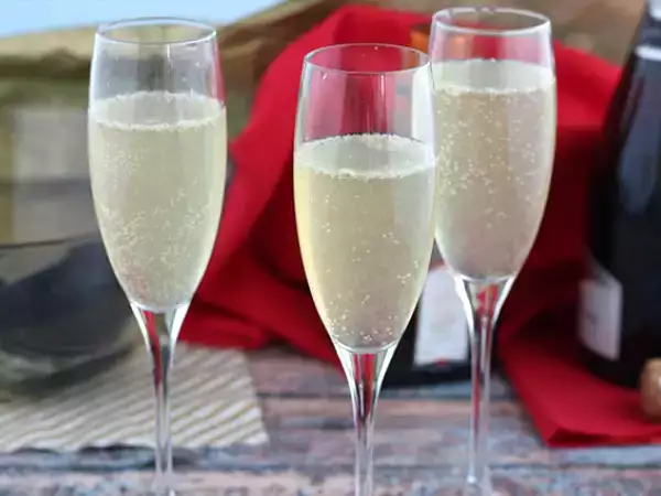 Resepti Samppanjakeitto, juhlava cocktail