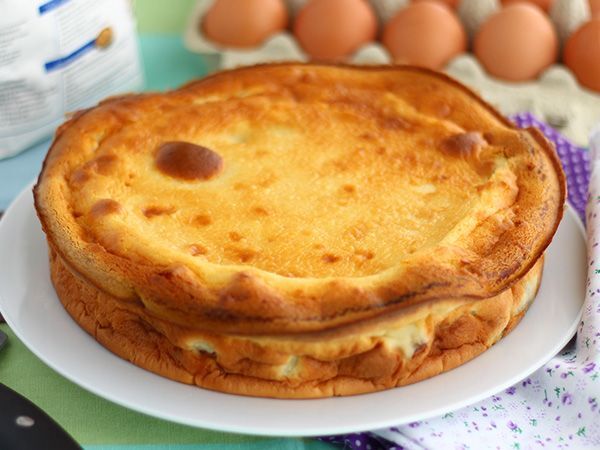 Resepti Far breton luumujen kanssa