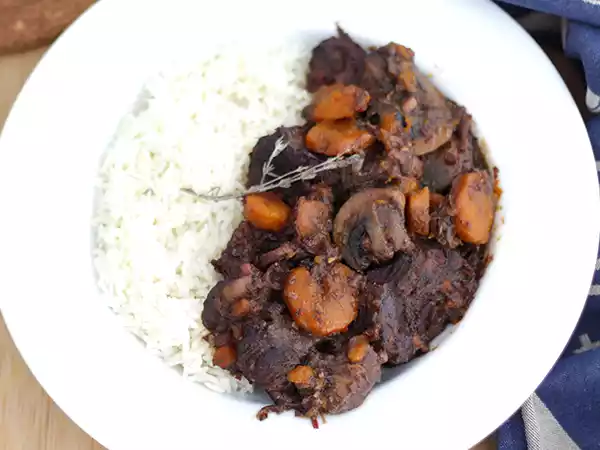 Resepti Naudanliha bourguignon