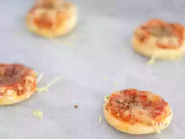 Resepti Minipizzat lehtitaikinasta