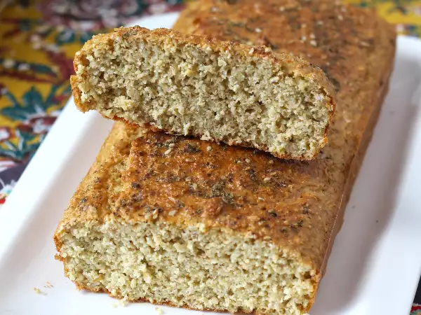 Resepti Gluteenitonta kauraleipää jogurtilla ja kananmunalla: proteiinipitoinen, terveellinen ja helppo resepti.