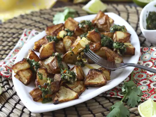 Resepti Paistetut perunat chimichurrin kera