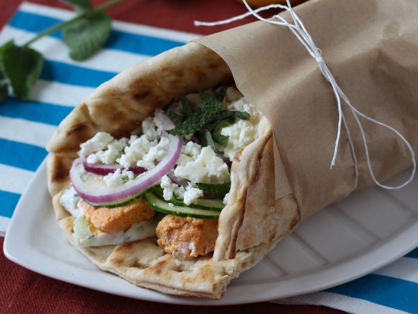 Resepti Gyros lohella, täydellinen kreikkalainen kalavoileipä kesäksi!