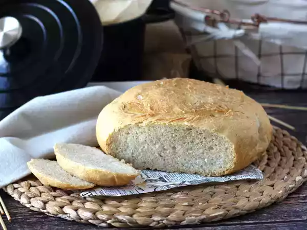 Resepti Erittäin helppo pataruokaleipä