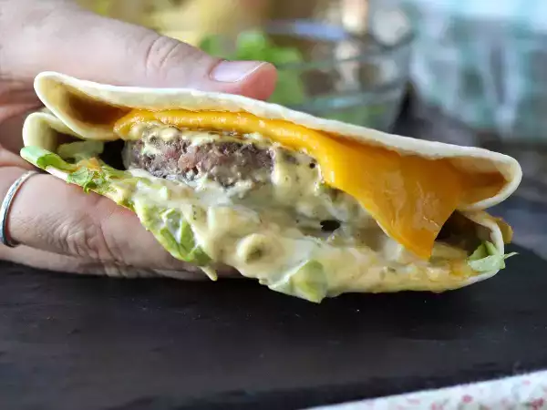 Resepti Big mac -tyyliset kääreet, nopeat, käytännölliset ja taloudelliset