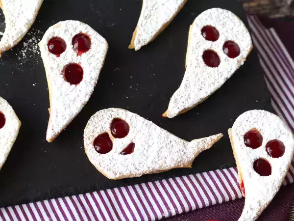 Resepti Kummituskeksit: helpoin ja hauskin halloween-resepti lasten kanssa tehtäväksi