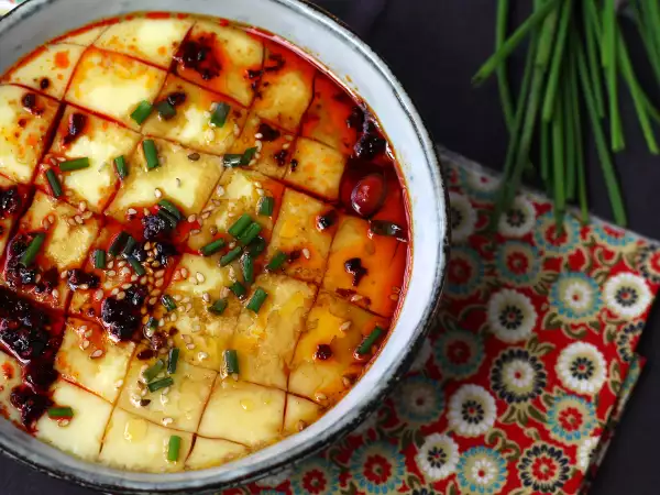 Resepti Kiinalaiset höyrytetyt kananmunat: kiinalainen resepti höyrytetyille silkkisille kananmunille, joissa on vain kaksi ainesosaa!