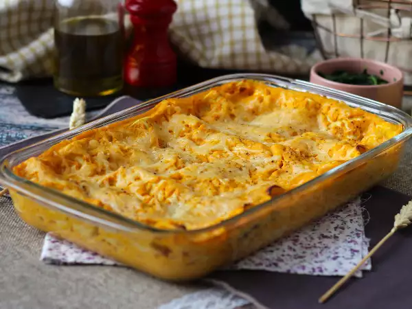 Resepti Butternut-kurpitsa-, pinaatti- ja ricottalasagne
