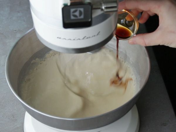 Kevyitä, gluteenittomia ja maidottomia pannukakkuja - Valmistelu askel 3