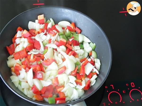 Espanjalaiset tonnikala-empanadat - Valmistelu askel 1