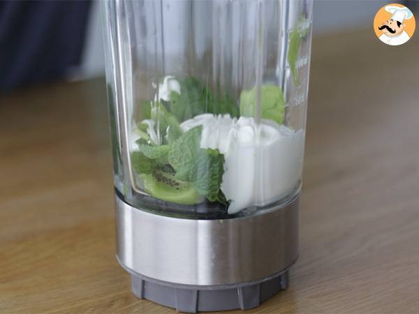 Smoothie kulho kiivi minttu pinaatti versot - Valmistelu askel 1