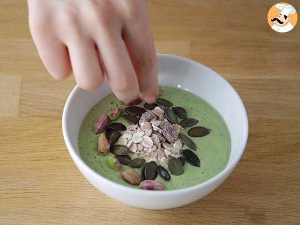 Smoothie kulho kiivi minttu pinaatti versot - Valmistelu askel 3