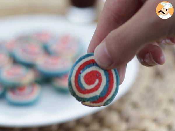 Kolmiväriset pikkuleipäkeksit Ranskan lipun väreissä - Valmistelu askel 7
