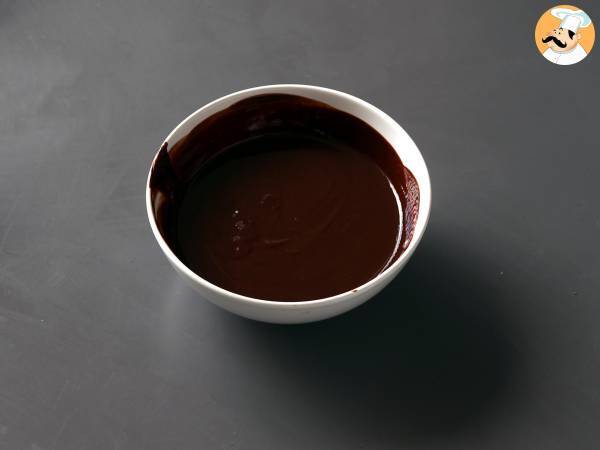 Yksinkertainen suklaakakku - Valmistelu askel 2