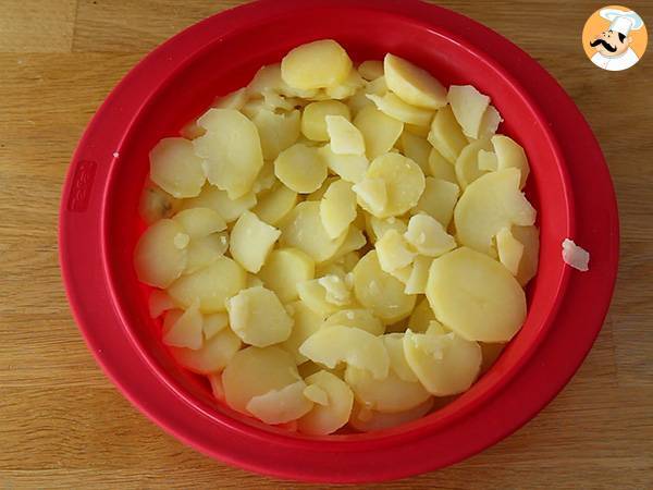 Perunoita ja Cantal-juustoa sisältävä Tarte Tatin - Valmistelu askel 3