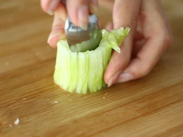 Vegaaniset kurkku- ja hummuskuppikakut - Valmistelu askel 3