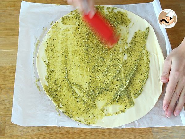 Pesto-leivonnaisseppele aperitiiviksi - Valmistelu askel 1