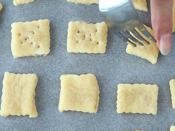 Kotitekoiset aperitiivikeksit - Valmistelu askel 4