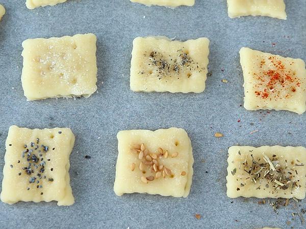 Kotitekoiset aperitiivikeksit - Valmistelu askel 5
