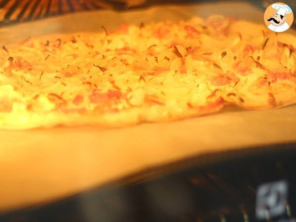 Flammekueche, alsacelaisittain flammattu torttu - Valmistelu askel 5