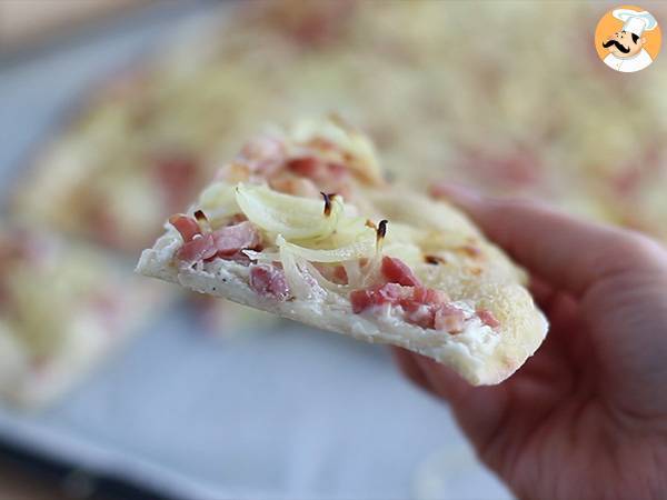Flammekueche, alsacelaisittain flammattu torttu - Valmistelu askel 6