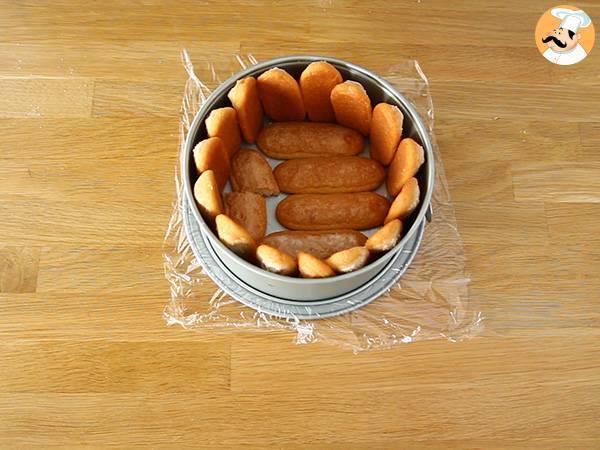 Nopea ja helppo mansikkakakku - Valmistelu askel 2