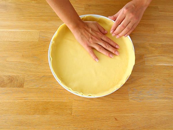 Manteli-päärynäkakku tai kuuluisa Bourdaloue-torttu. - Valmistelu askel 1