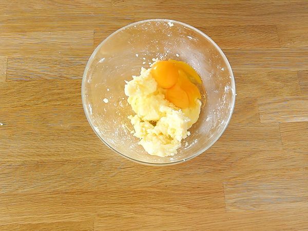 Manteli-päärynäkakku tai kuuluisa Bourdaloue-torttu. - Valmistelu askel 2