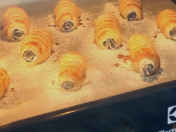 Vaniljakastike-cannoli - Valmistelu askel 4