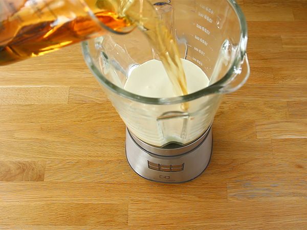 Baileys kotitekoinen, irlantilainen viskilikööri - Valmistelu askel 1